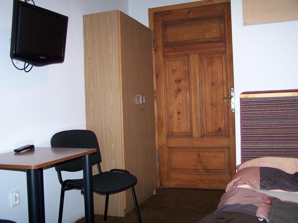 Film Hostel Познань Номер фото