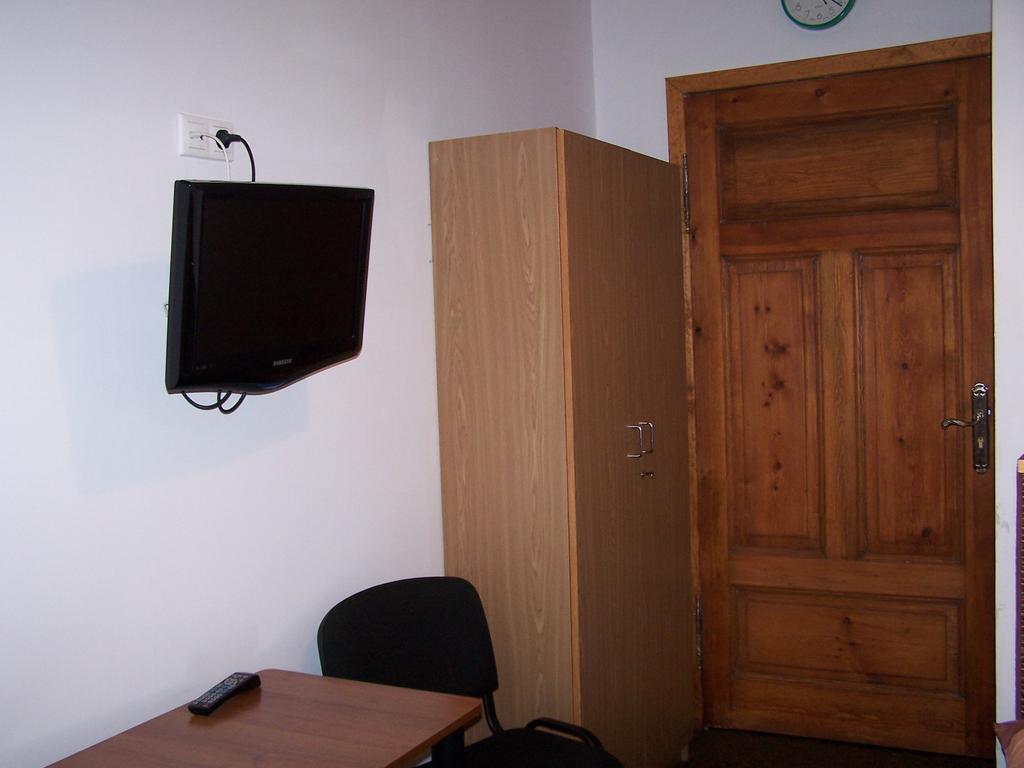 Film Hostel Познань Экстерьер фото