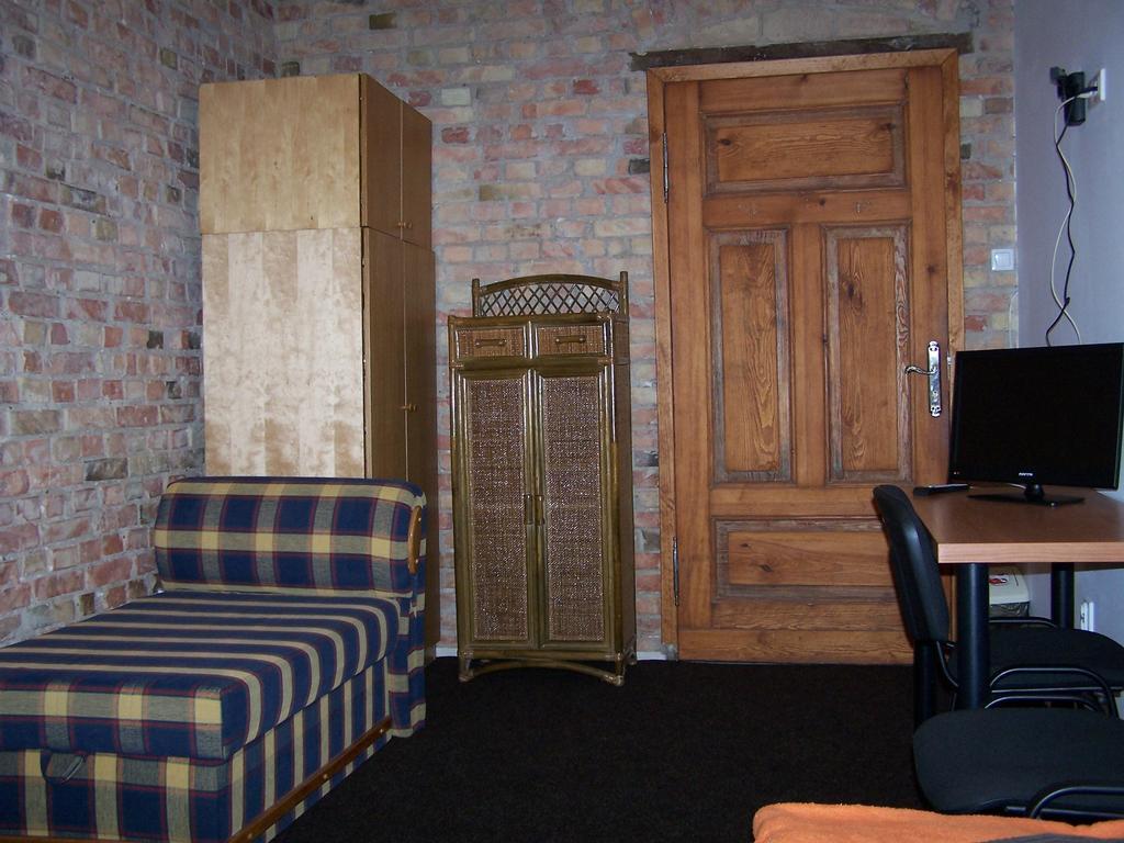 Film Hostel Познань Экстерьер фото