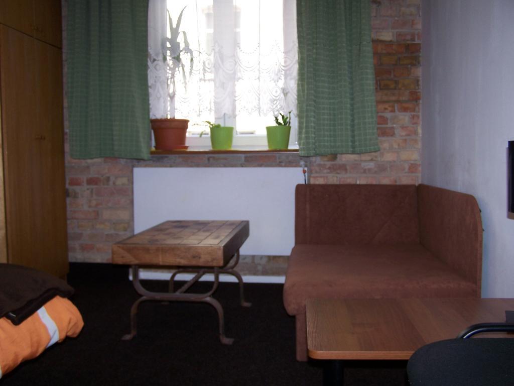 Film Hostel Познань Экстерьер фото