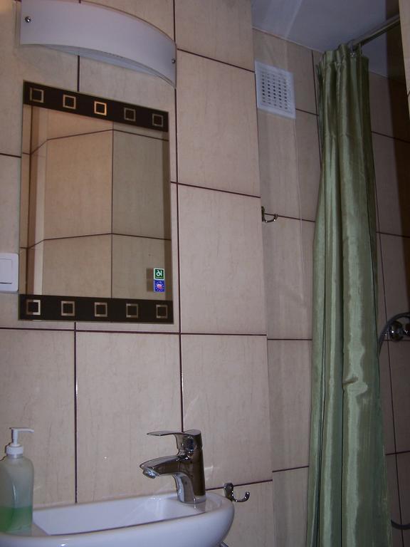 Film Hostel Познань Номер фото