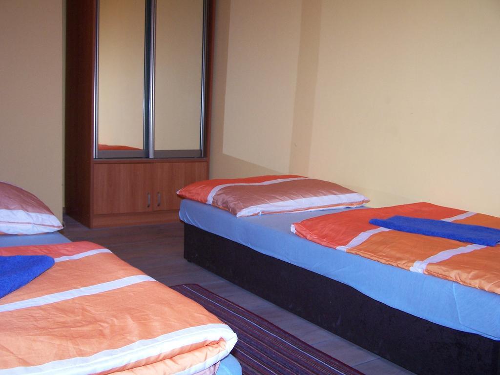 Film Hostel Познань Номер фото