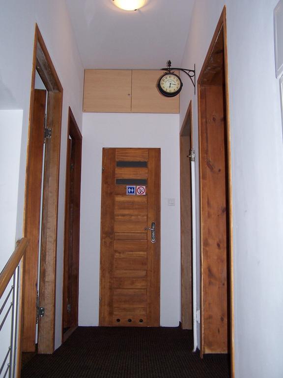 Film Hostel Познань Экстерьер фото
