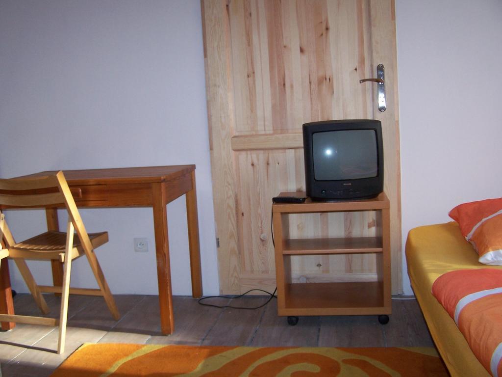 Film Hostel Познань Экстерьер фото