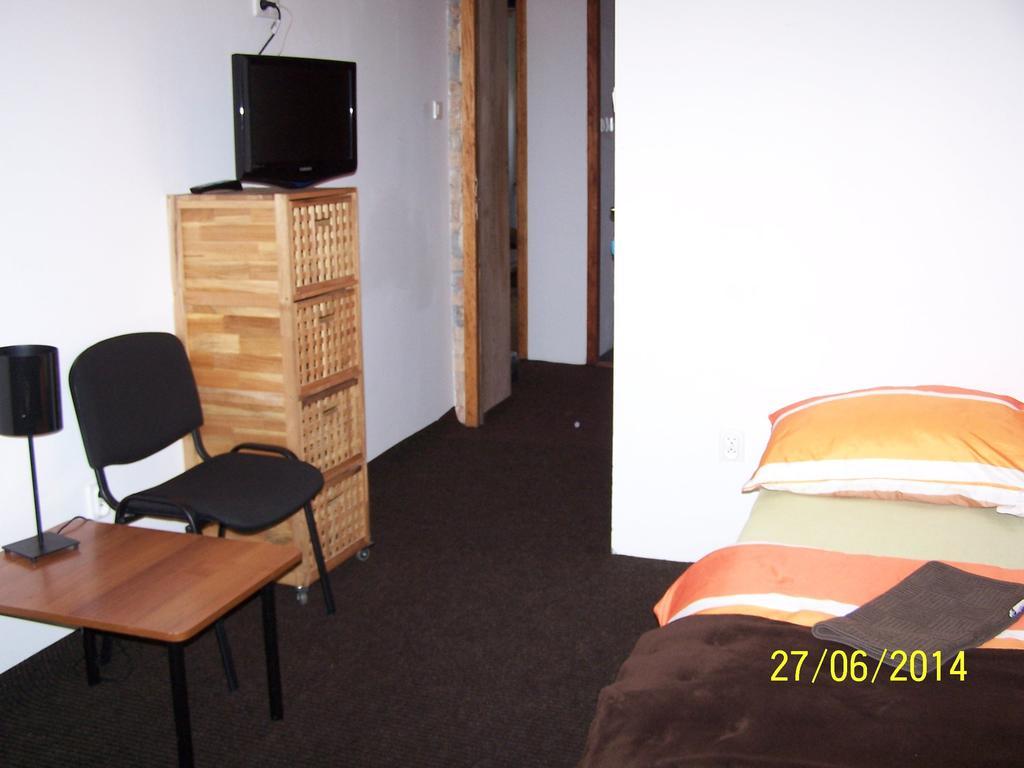Film Hostel Познань Экстерьер фото