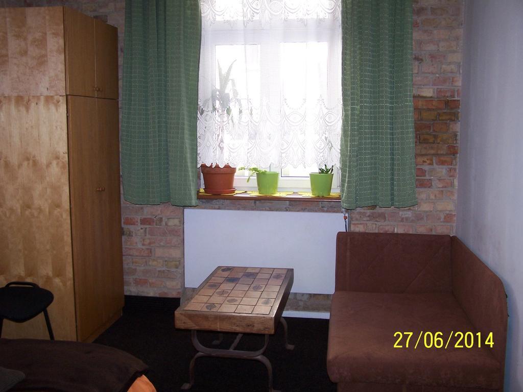 Film Hostel Познань Экстерьер фото