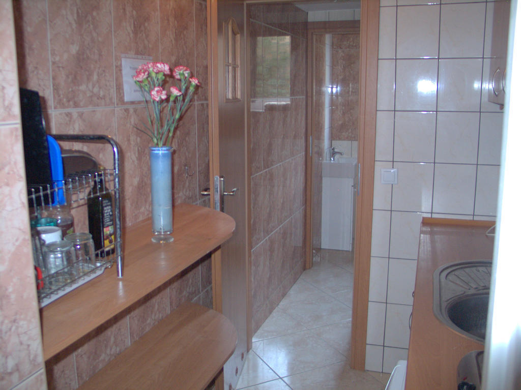 Film Hostel Познань Экстерьер фото