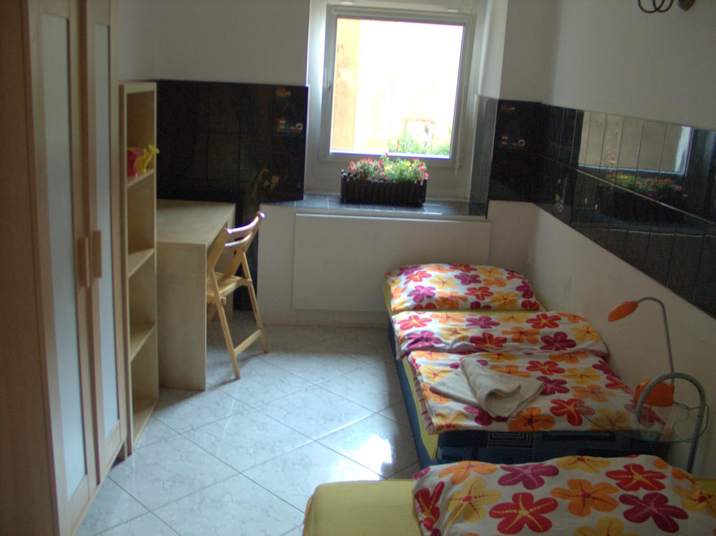 Film Hostel Познань Экстерьер фото