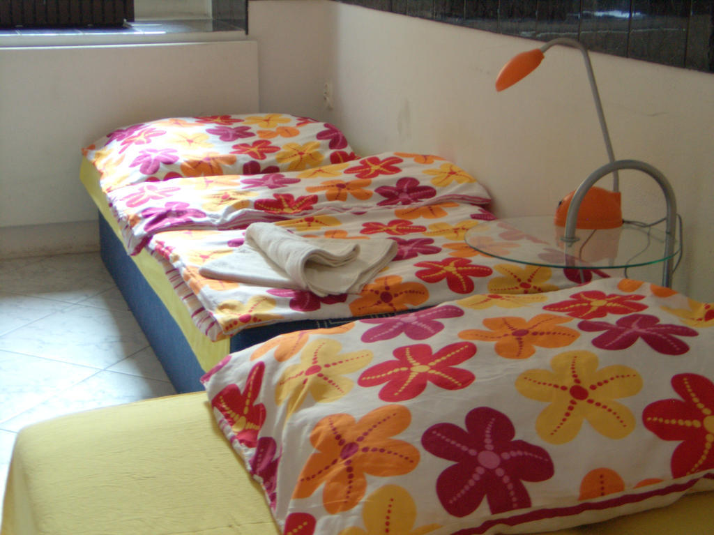 Film Hostel Познань Экстерьер фото